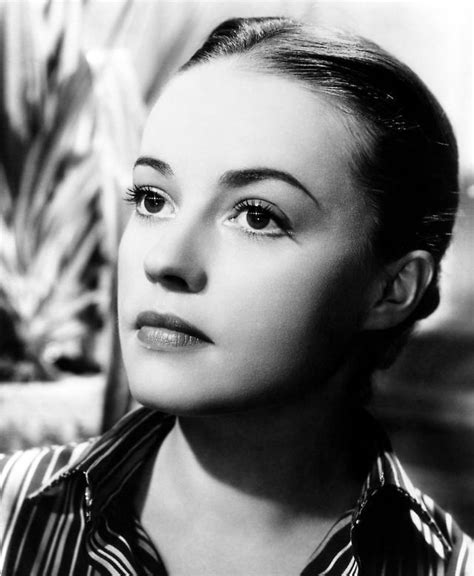 40 Glamorous Photos of Jeanne Moreau in the 1950s and ’60s